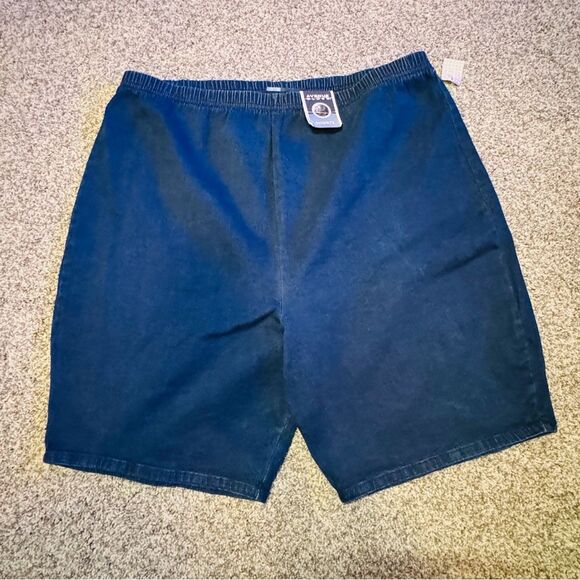 Avenue Blues Woman’s Plus Size Bermuda stretch denim shorts in dark wash Size 26 - Picture 1 of 8